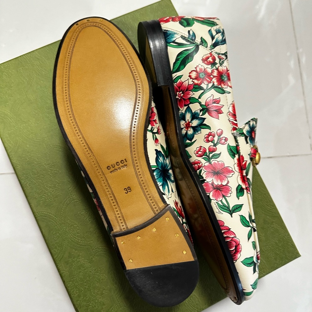 GUCCI Horsebit Printed Leather Loafers - Picture 10 of 11
